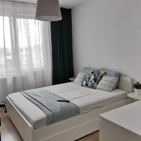 Cellini Apartment Bukares Bagian luar foto
