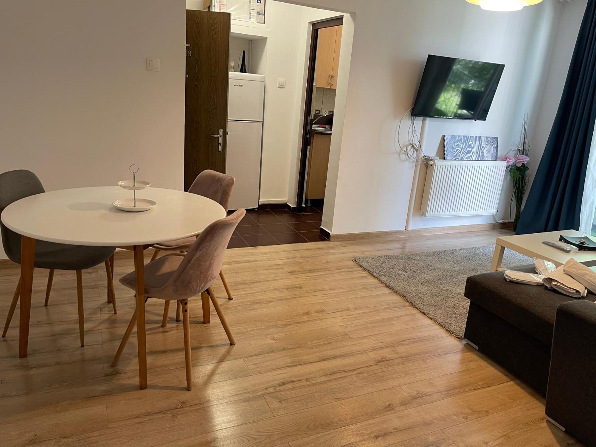 Cellini Apartment Bukares Bagian luar foto